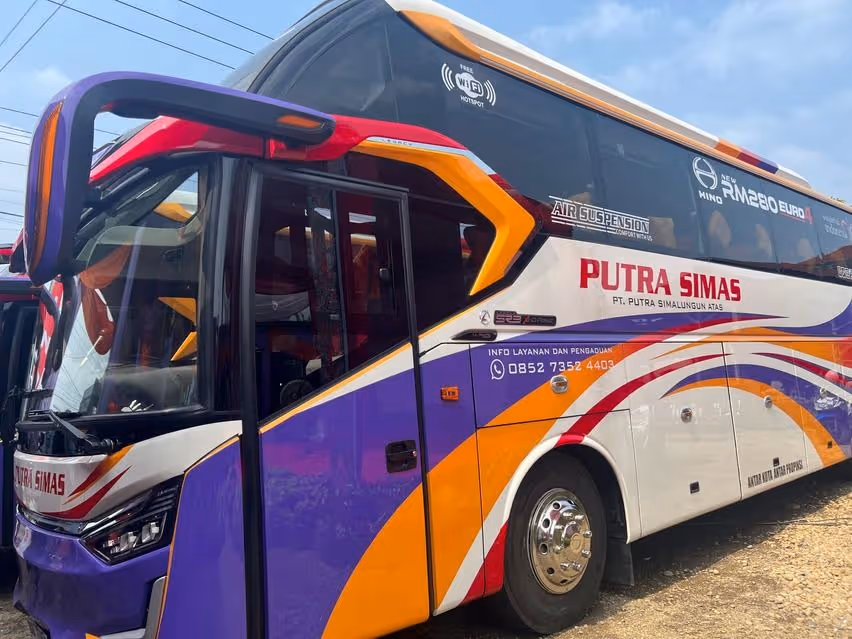 Bus Hino RM 280 ABS Euro 4 Dipakai oleh PO Putra Simas Bengkulu